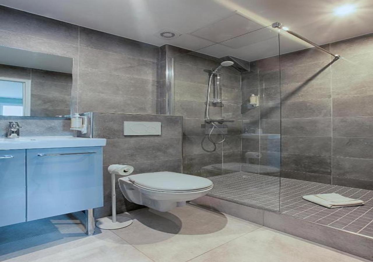Hotel Avama Prony Paris Exterior photo