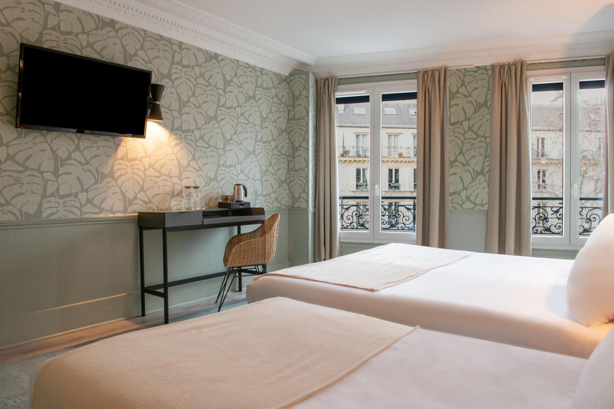 Hotel Avama Prony Paris Exterior photo