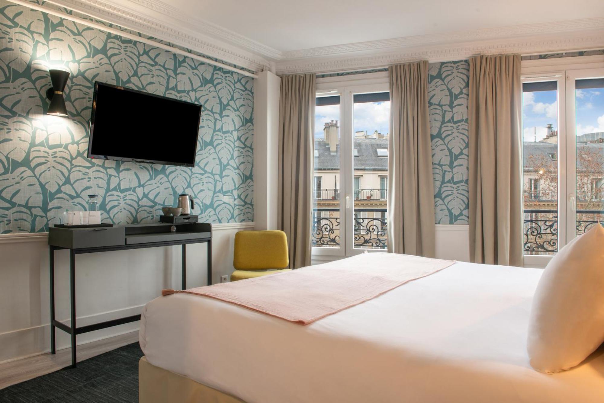 Hotel Avama Prony Paris Exterior photo