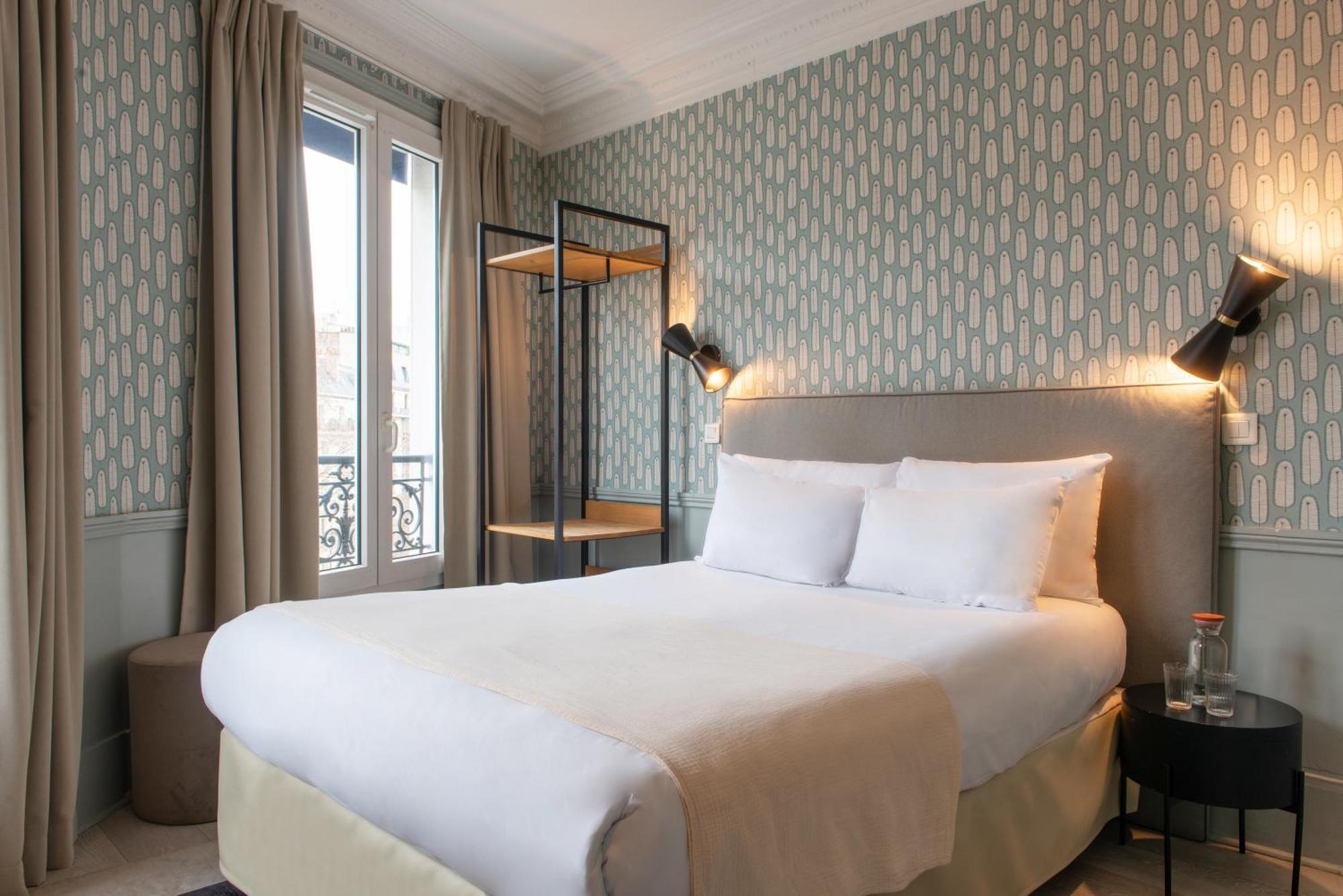 Hotel Avama Prony Paris Exterior photo