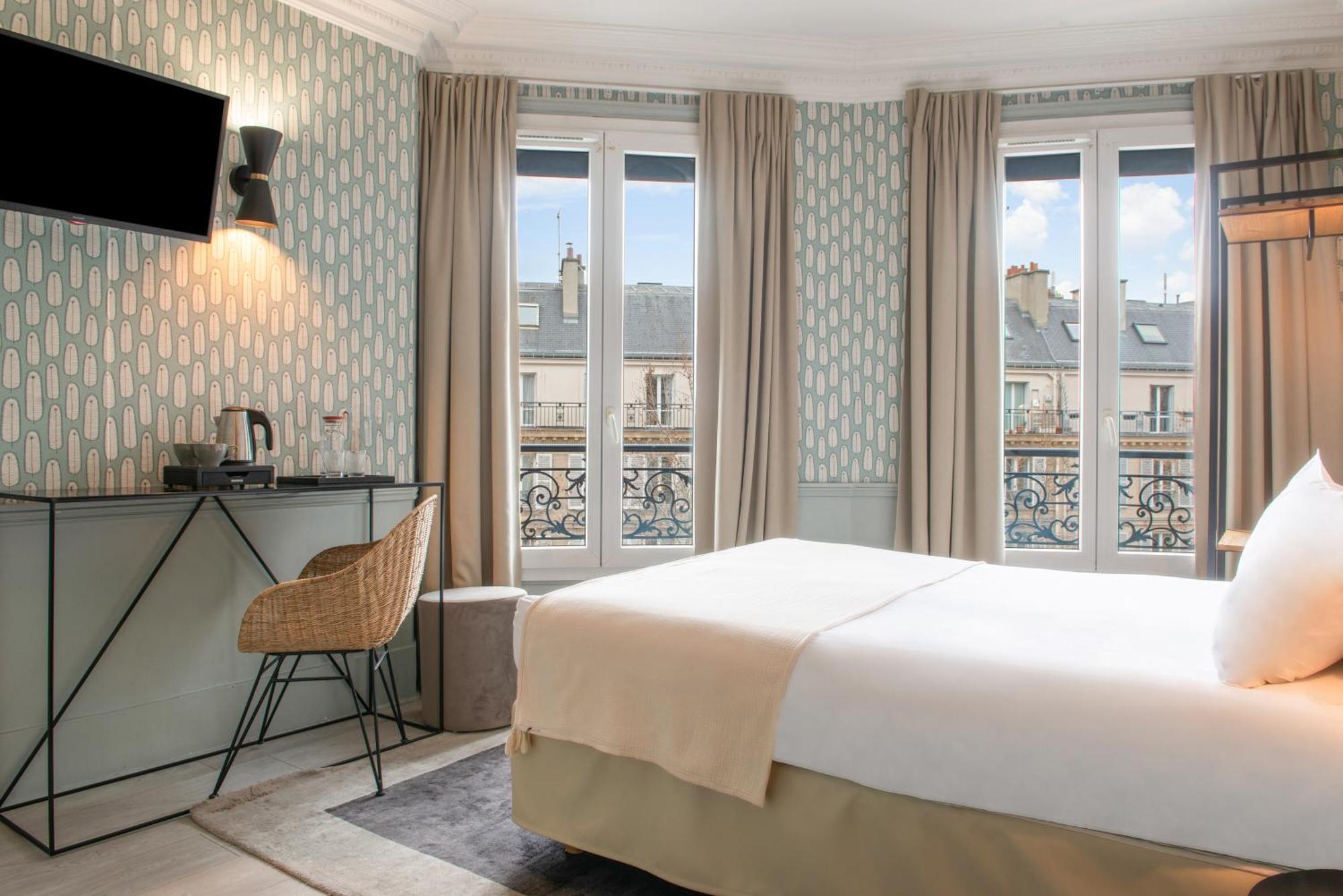 Hotel Avama Prony Paris Exterior photo