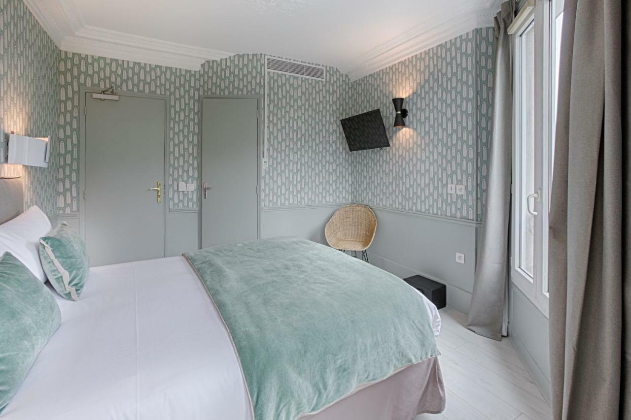Hotel Avama Prony Paris Exterior photo